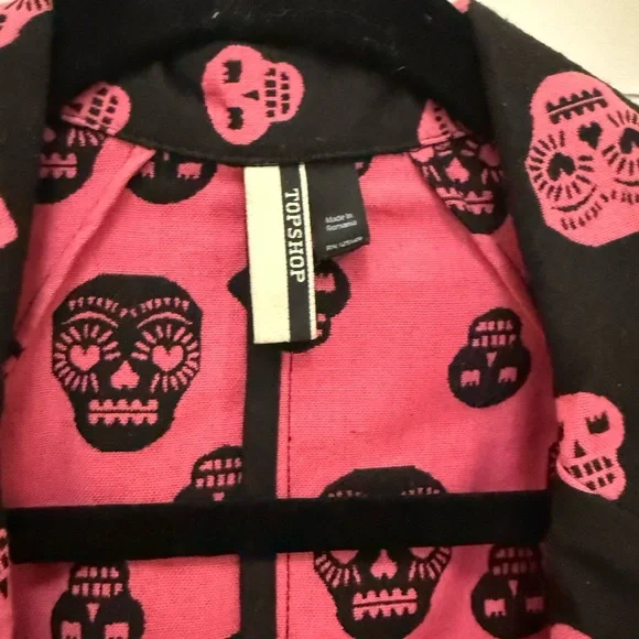 Topshop Black and Pink Skull Pattern Blazer - Picture 2 of 3